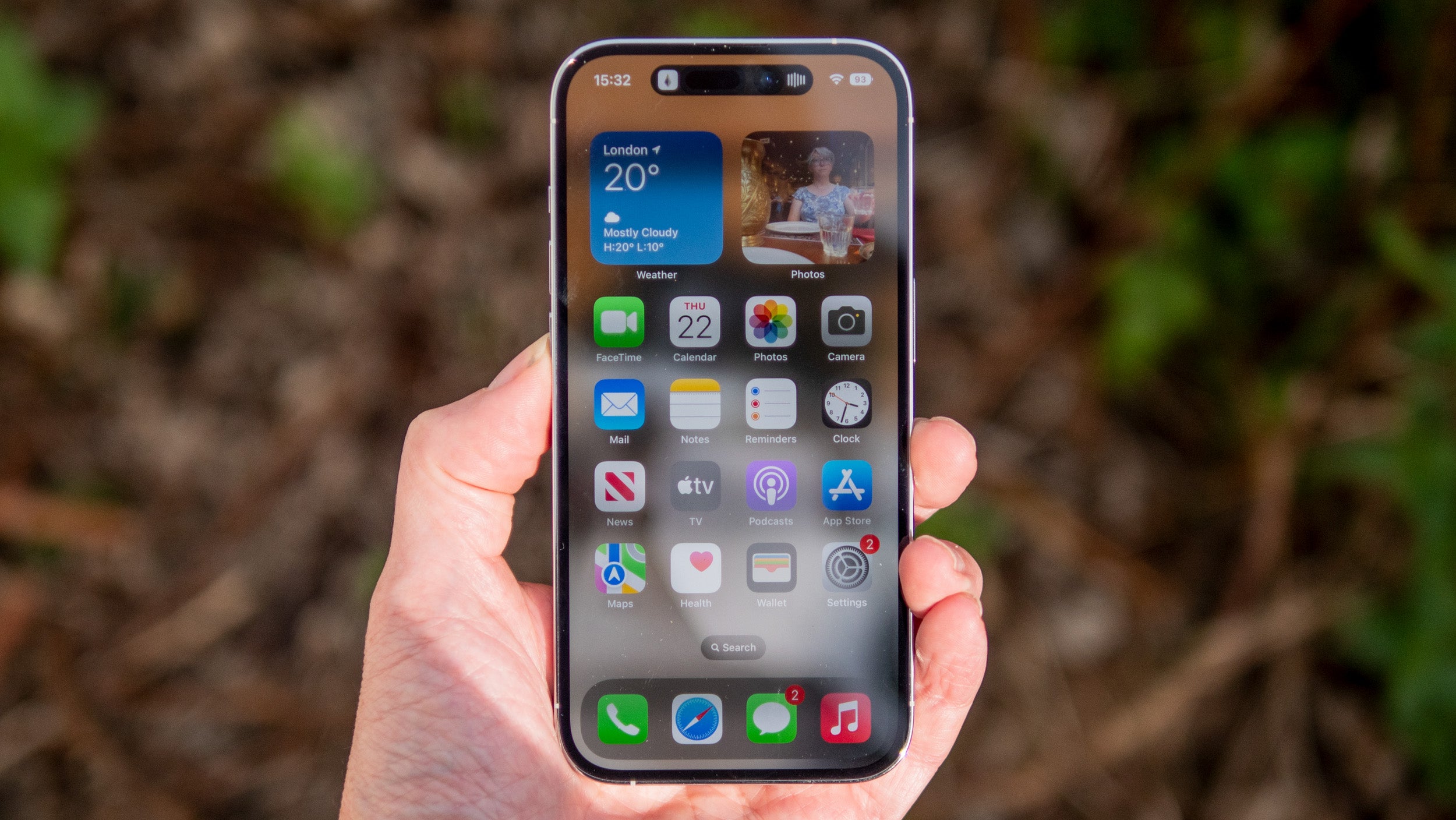 Review of the best Apple phone model in the market (December 2023)