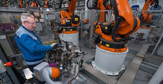 ورود ربات‌های انسان‌نما به کارخانه BMW