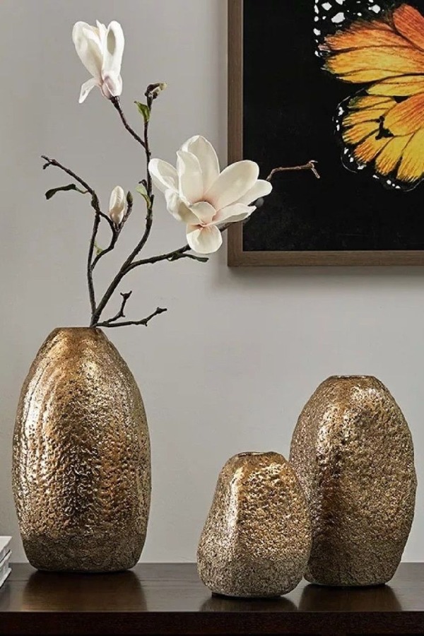 ۲۵ مدل گلدان سنگی | دکوراسیونت هر سبکی که هست، عجیب با گلدان سنگی زیباتر می‌شه