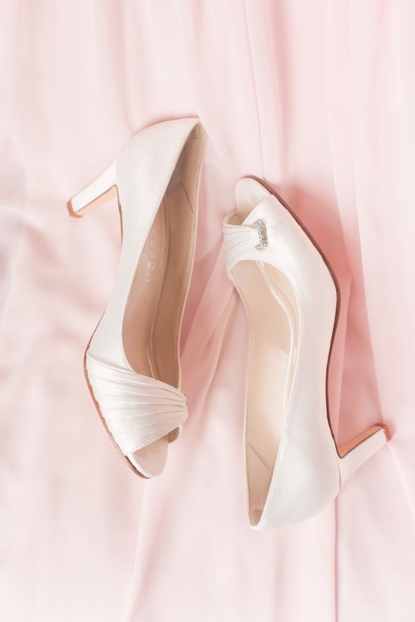 مدل کفش جلوباز عروس ساده و مینیمال زیبا