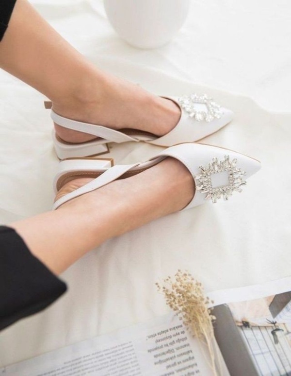 مدل کفش پاشنه کوتاه عروس سکگ دار زیبا
