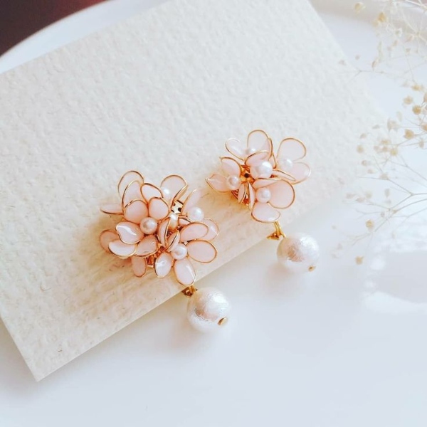 مدل گوشواره مرواریدی گلدار زیبا