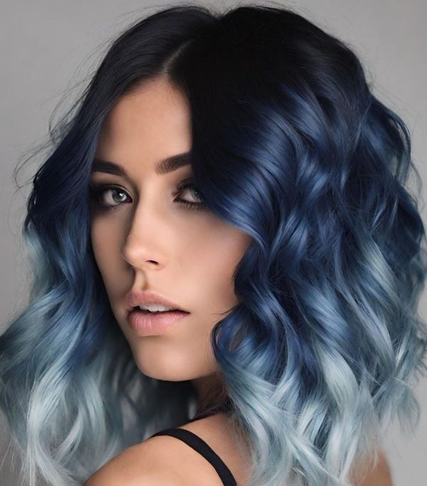مدل جذاب هایلایت موی آبی زیبا