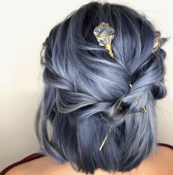 مدل رنگ موی کوتاه آبی یخی زیبا