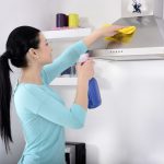 نحوه تمیز کردن هود آشپزخانه | ۷ نکته برای حفظ عملکرد بهینه هود