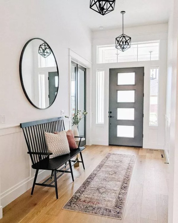 ۲۰ ایده تزیین ورودی خانه با فرش و قالیچه‌ | زیبایی و راحتی رو در اولین قدم به خونه‌ت هدیه کن