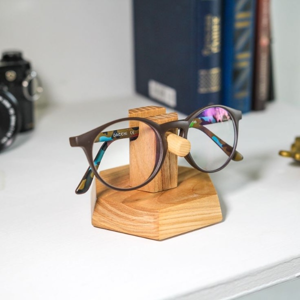 مدل هولدر عینکی چوبی ساده و زیبا
