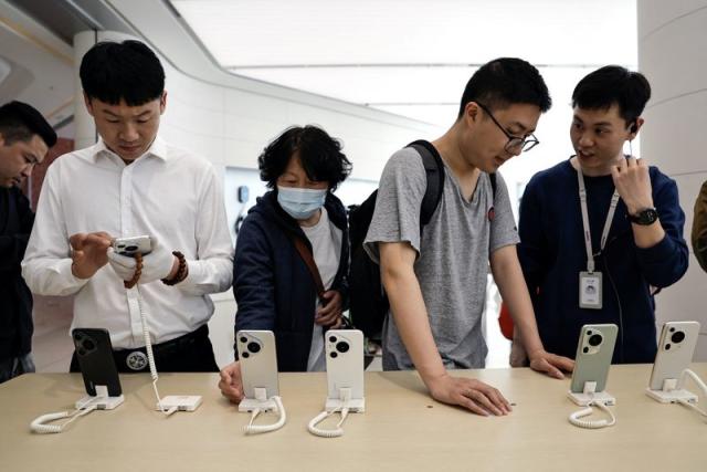 تقاضای زیاد سری Pura 70 هواوی اپل را در بازار چین به چالش می‌کشد؟
